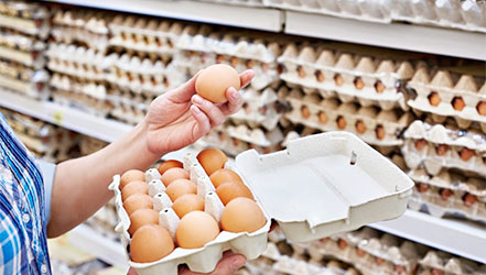 البيض في المتجر