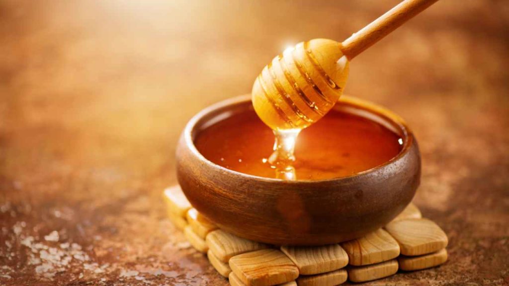 ما هي أنواع وأنواع العسل: الخصائص الطبية وخصائصها