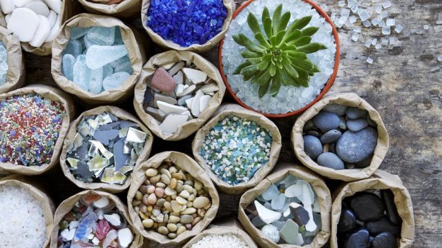 Trocknende und feuchtigkeitsabsorbierende Materialien – Sand, Kiesel, Blähton, Vermiculit und Perlit – eignen sich auch für Sukkulenten