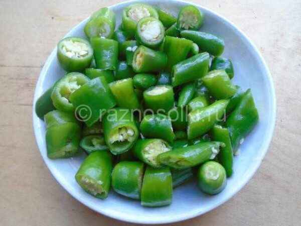 Characteristics of cucumbers varieties Village Raznosol