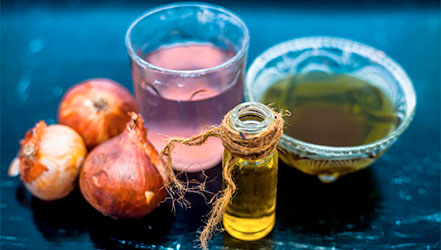 The use of onion juice in folk cosmetology