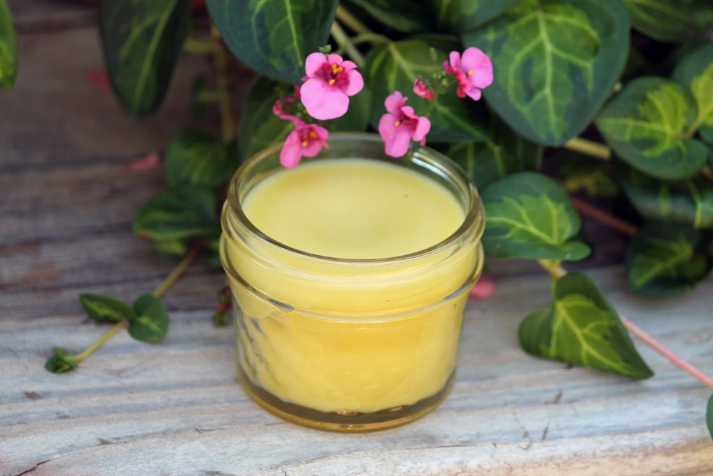 What is beeswax: use in the treatment of diseases, various cosmetic defects