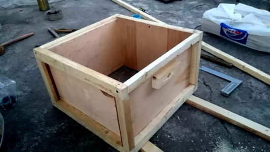 Plywood and Styrofoam Hive: Assembly