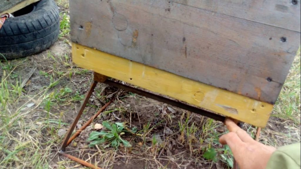 Why do you need a hive stand?