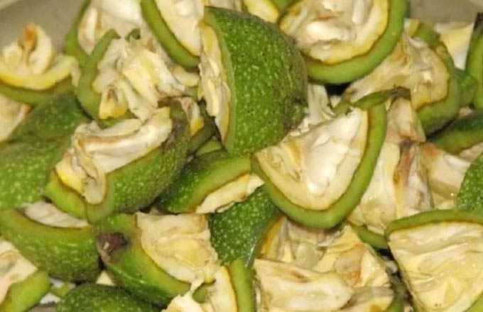How to use green walnuts with honey