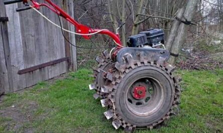 Métodos para apilar papas con un tractor de empuje