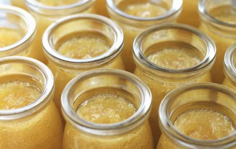 Miksi hunaja on sokeroitu tai mikä hunaja ei ole sokeroitu: syyt ja mitä se tarkoittaa