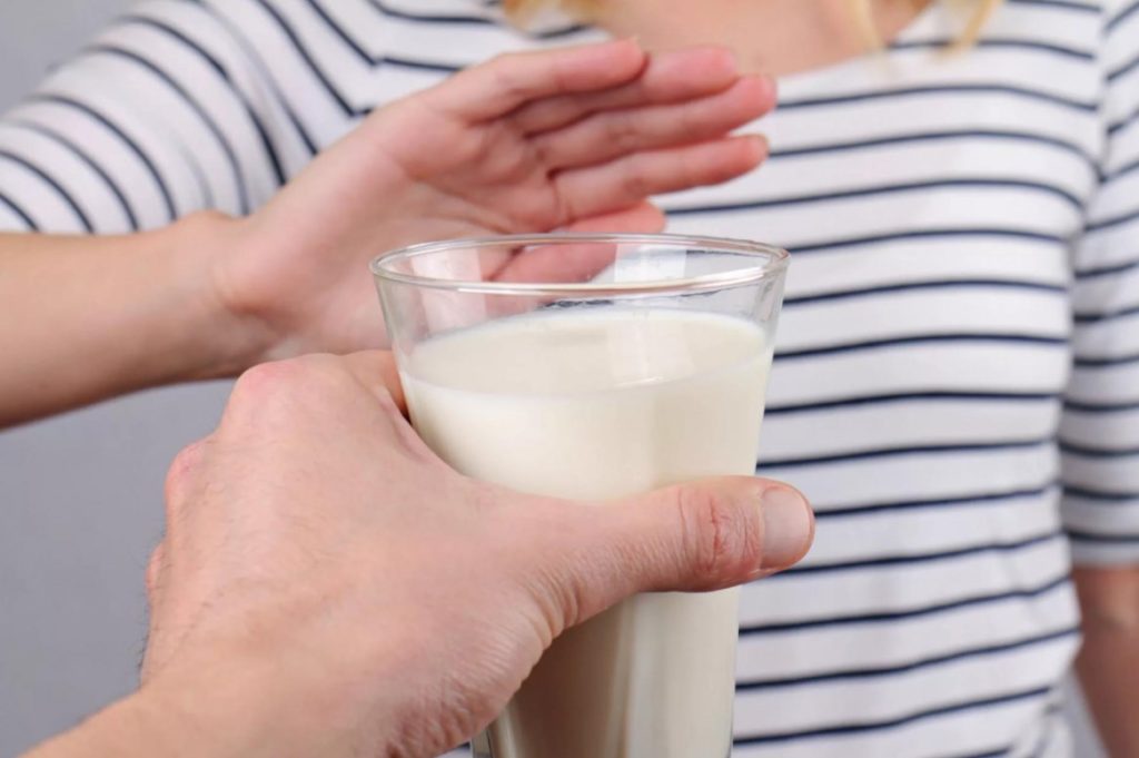 Mléko s medem: co pomáhá, recept na večer