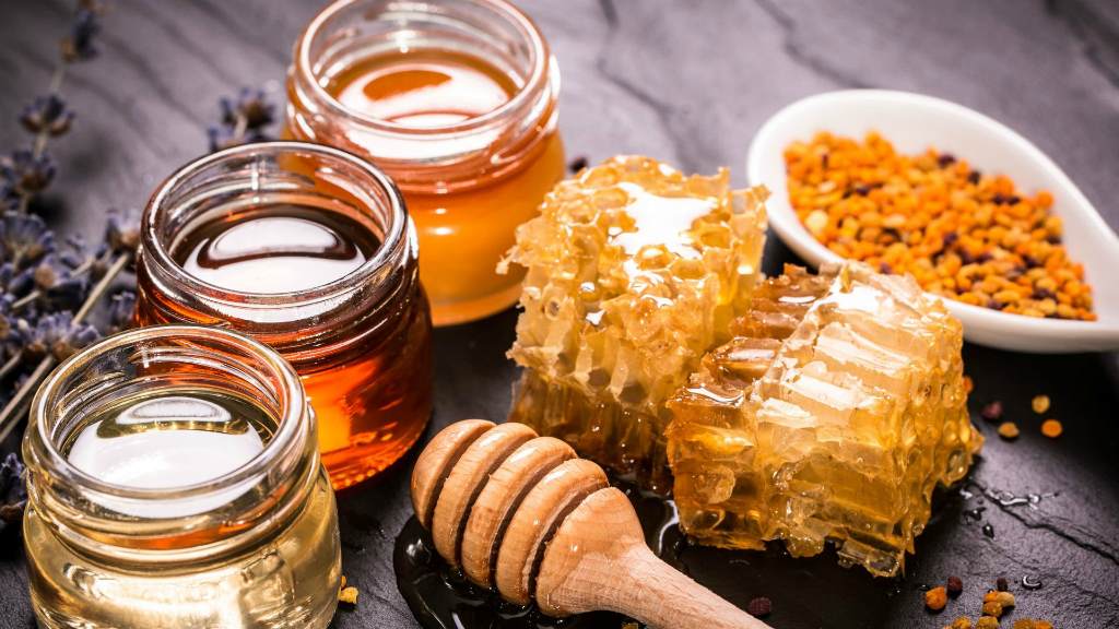 Wat zijn de soorten en soorten honing: geneeskrachtige eigenschappen en hun kenmerken.