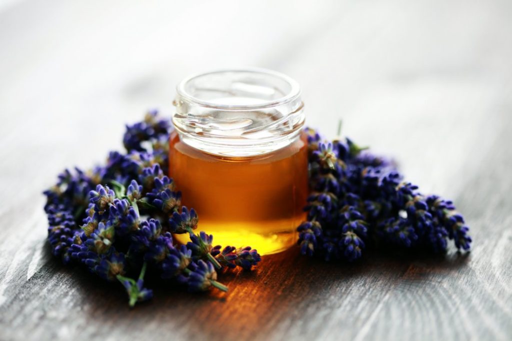 Vilka är sorterna och typerna av honung: medicinska egenskaper och deras egenskaper.