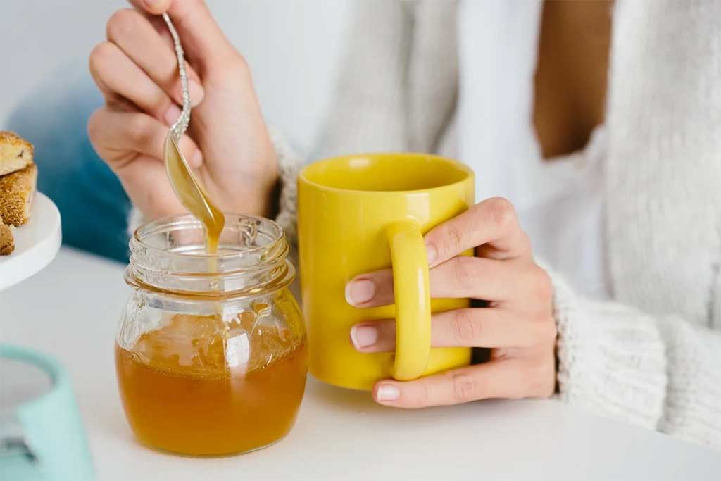 Water met honing: 's morgens vasten, met citroen, gember om af te vallen.