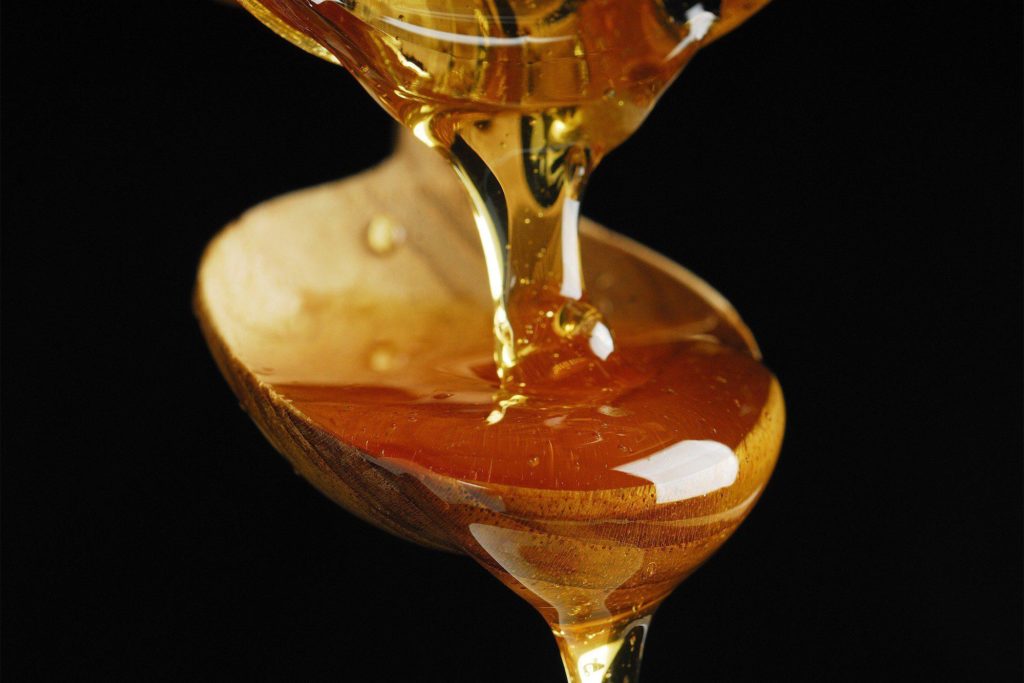 Cum se manifestă o alergie la miere și care sunt simptomele?