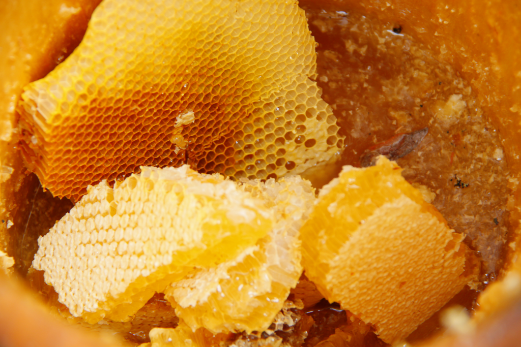 巴什基爾蜂蜜：整潔，如何與假貨區分開來