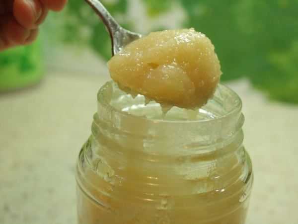 Lipový med: rozdiely, výhody a škody, ako užívať