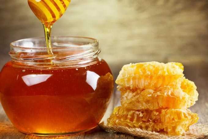 Comment utiliser le miel dans un bain