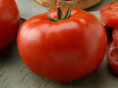 Descrizione e caratteristiche dei pomodori Pesanti Siberia