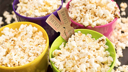 Popcorn e biglietti per il cinema