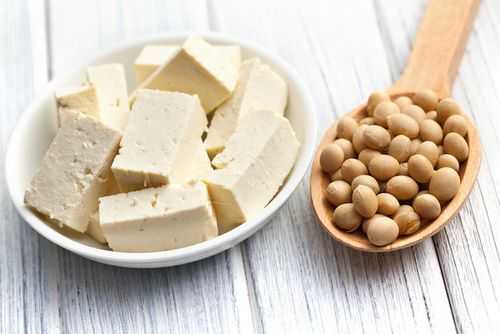 Proprietà utili e pericolose del tofu, Calorie, benefici e danni, Proprietà utili