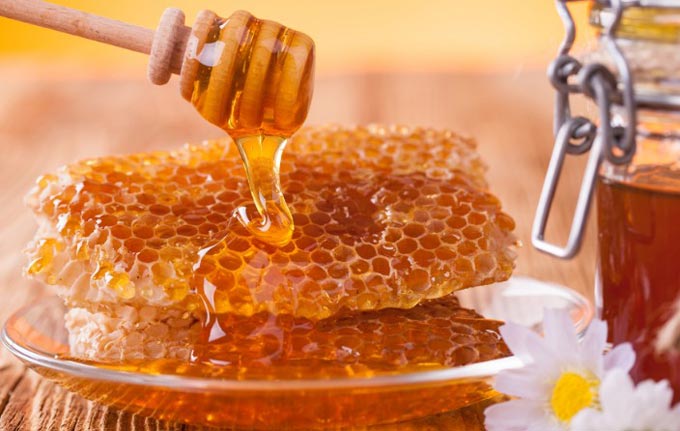 건선은 천연 꿀로 치료합니까?