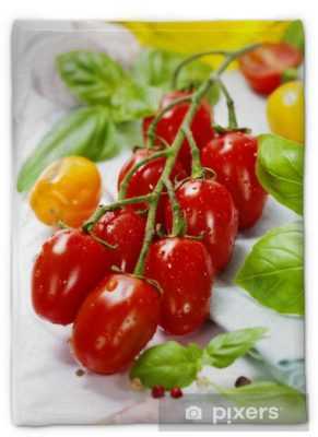Plysjblomster på tomater -