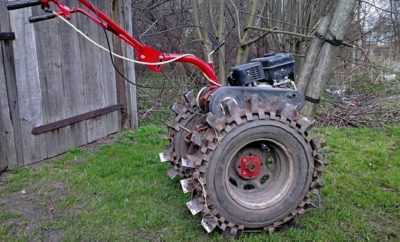 Vi lager en hiller for en push-traktor -