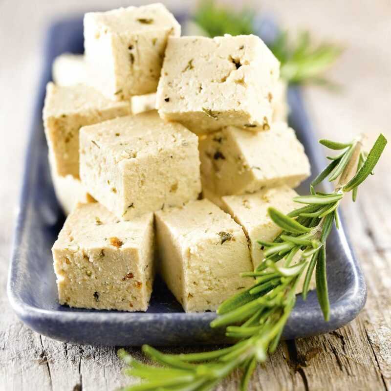 Nyttige og farlige egenskaper ved tofu, Kalorier, fordeler og skader, Nyttige egenskaper -