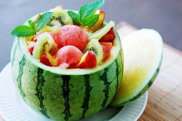 VATTENMELON Hur man väljer en vattenmelon Vattenmelon nöjen Vattenmelonskärning Vattenmelon Kosmetika Hur man odlar en vattenmelon i Center Lane –