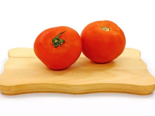 Z paradajok je ľahké odstrániť šupku